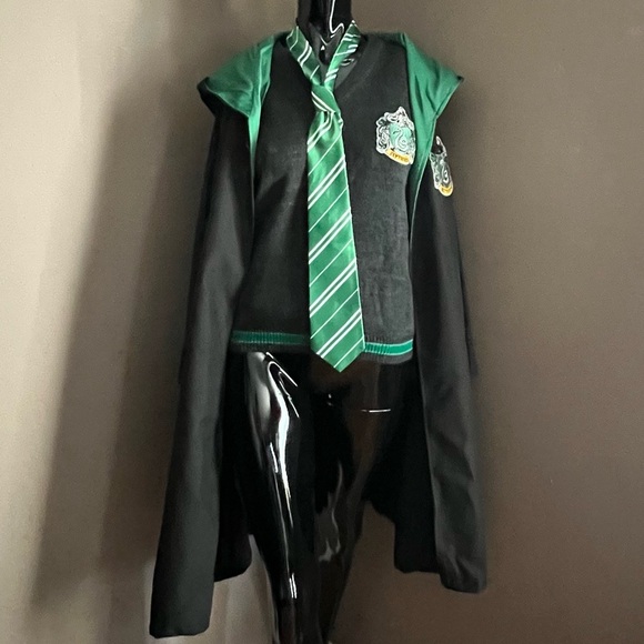 Harry Potter Slytherin student outfit